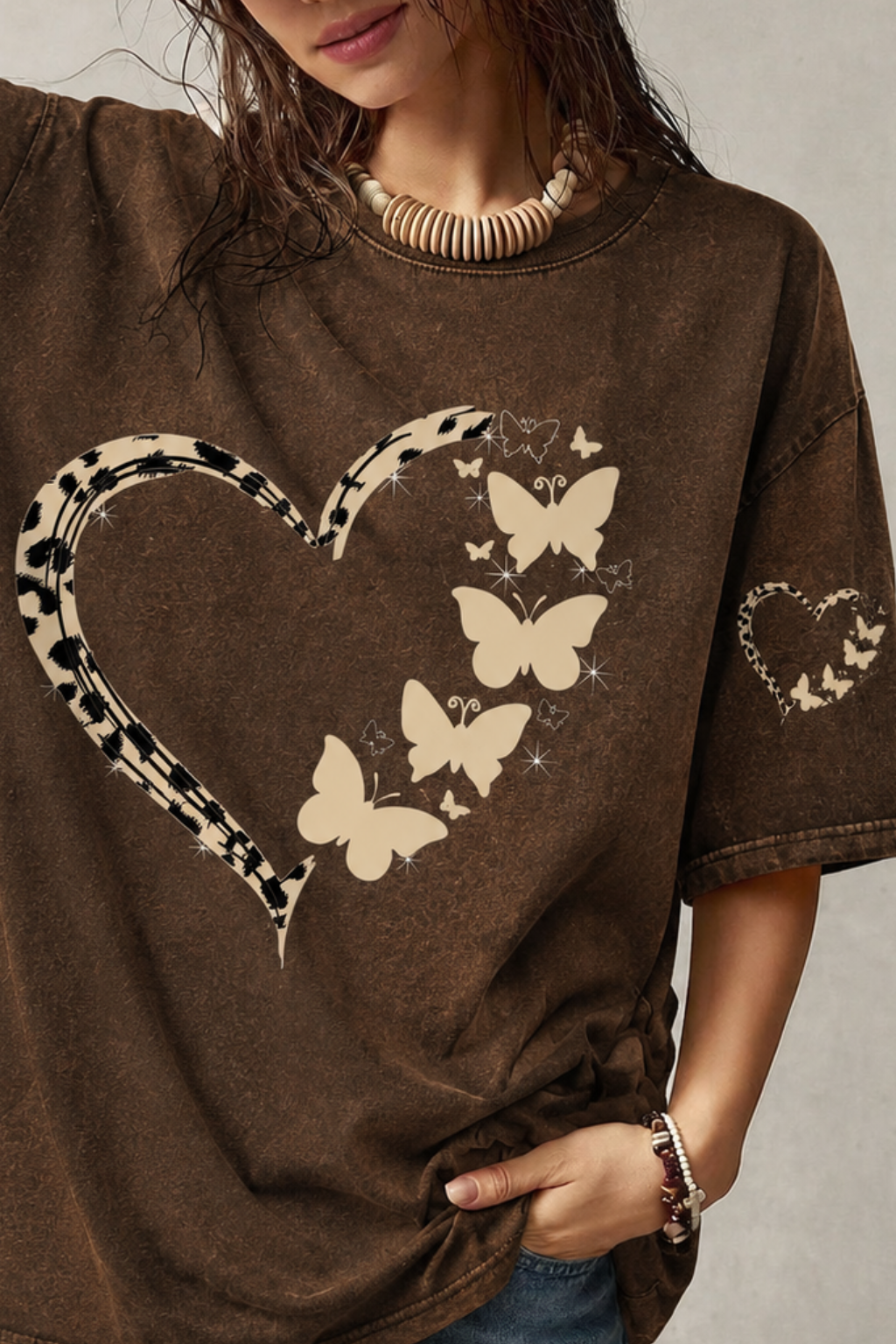 FLUTTER HEART ACID WASH TEE - BROWN